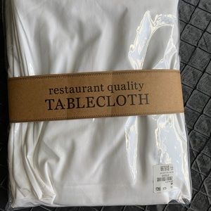 White table cloth